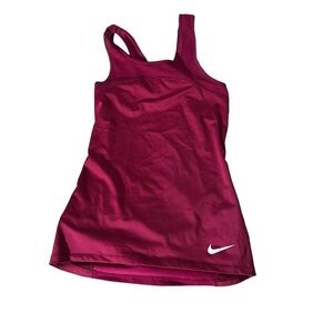 Nike Pro Hypercool women's size XS maroon tank top